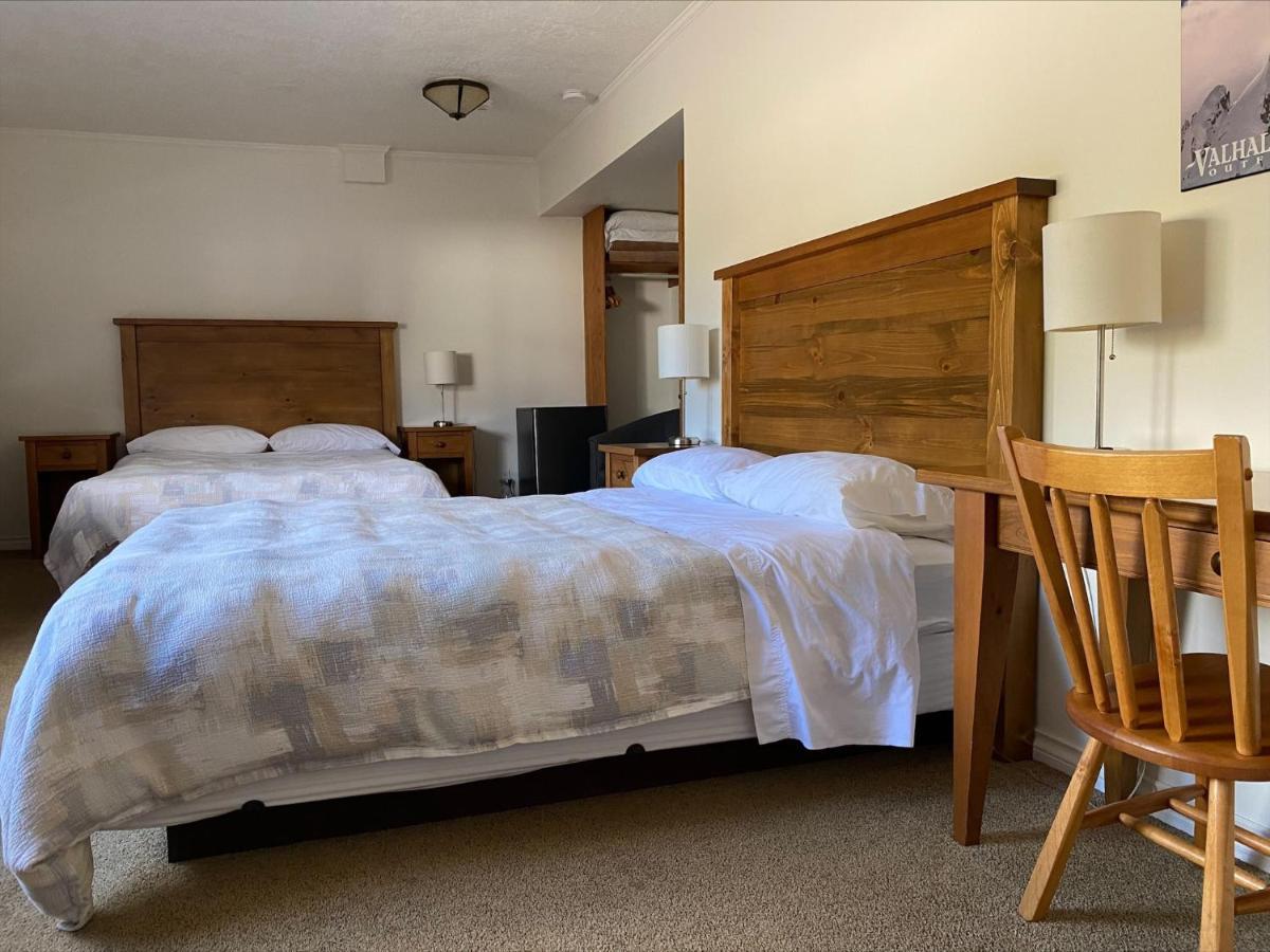 Stork Nest Inn Smithers Kültér fotó