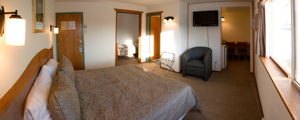 Stork Nest Inn Smithers Kültér fotó