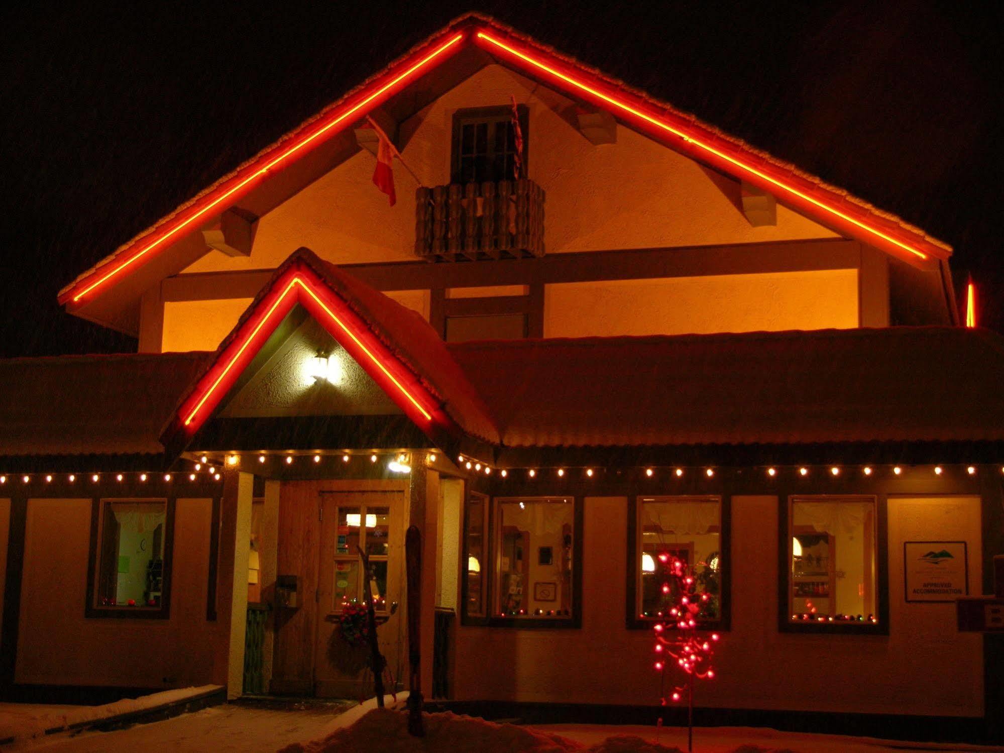 Stork Nest Inn Smithers Kültér fotó